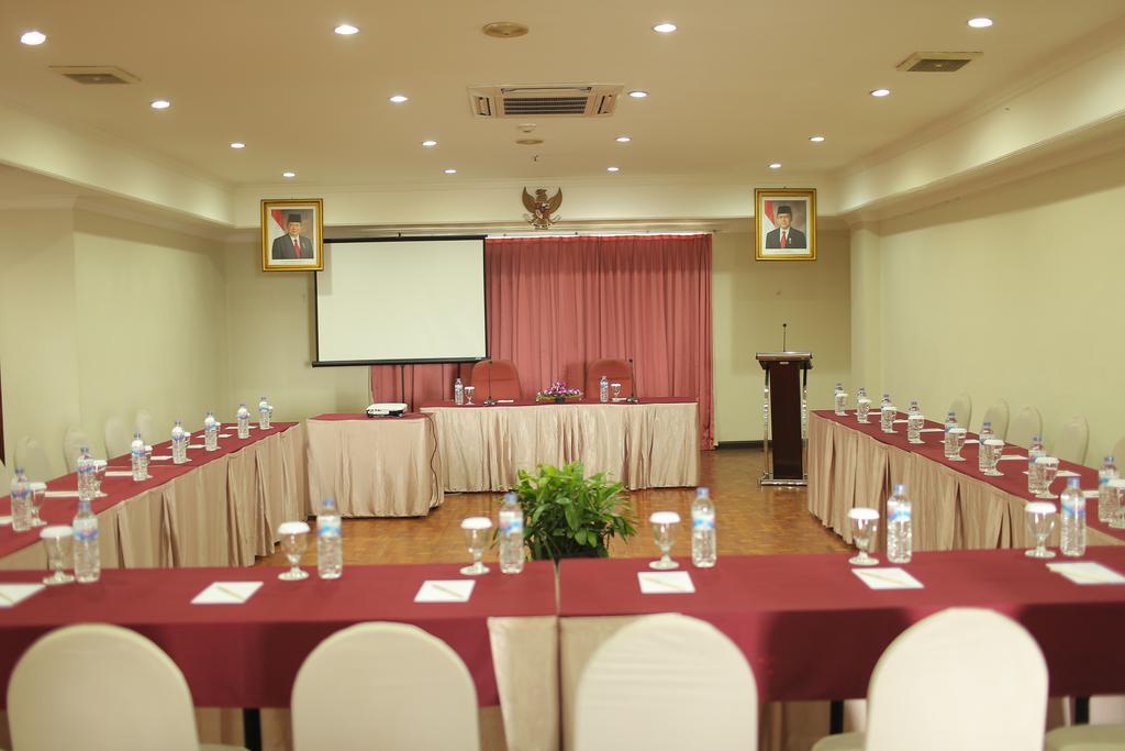 Weta International Hotel Σουραμπάγια Εξωτερικό φωτογραφία