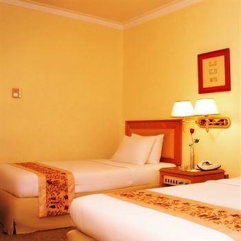 Weta International Hotel Σουραμπάγια Εξωτερικό φωτογραφία